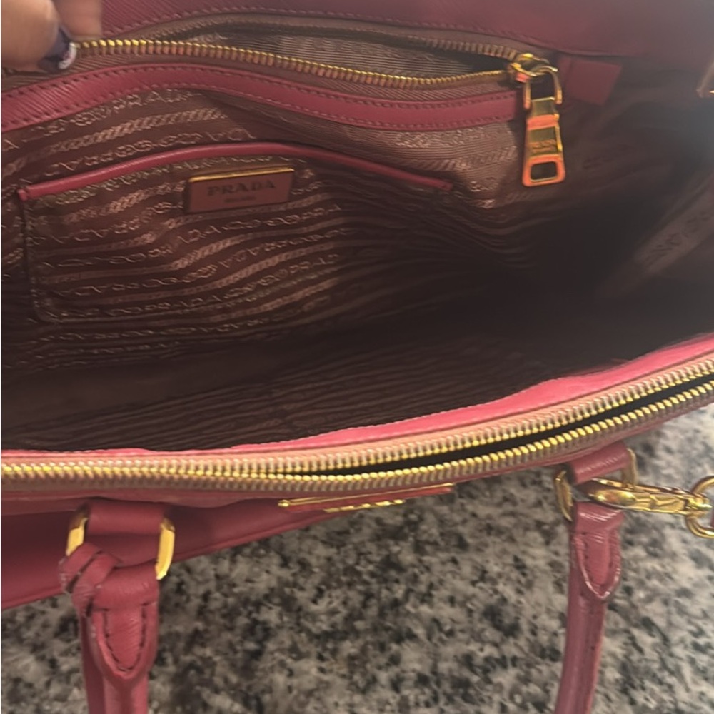 Prada Pink Leather Women's Bag - Picture 6 of 6
